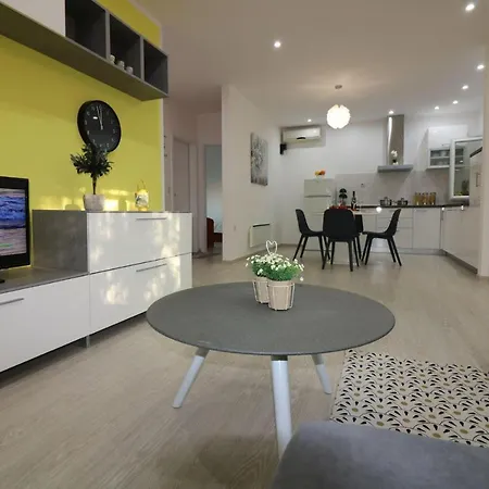 Hotel Ferienhaus-in-porec-mit-pool-melisa-8 3*