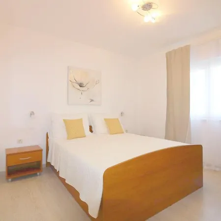 Ferienhaus-in-porec-mit-pool-melisa-8