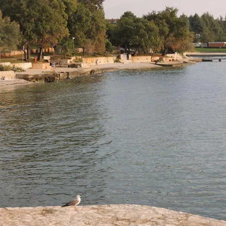 Ferienhaus-in-porec-mit-pool-melisa-8 3*