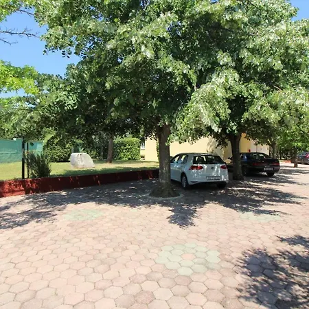 Ferienhaus-in-porec-mit-pool-melisa-8 Hotel