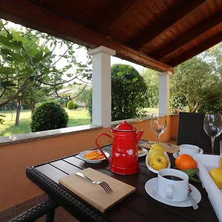 Ferienhaus-in-porec-mit-pool-melisa-8 Hotel 3*